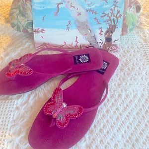 Brand: Yellow Box / Flat Flip Flops 🩴